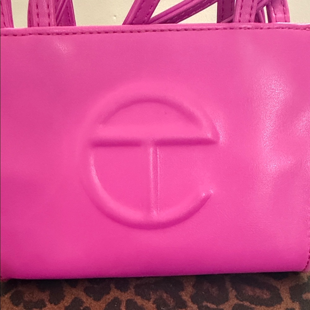 HOT PINK TELFAR MINI - Picture 4 of 6